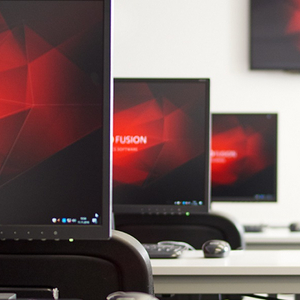 Several screens in our seminar room for the implementation of a VirtualLab Fusion training